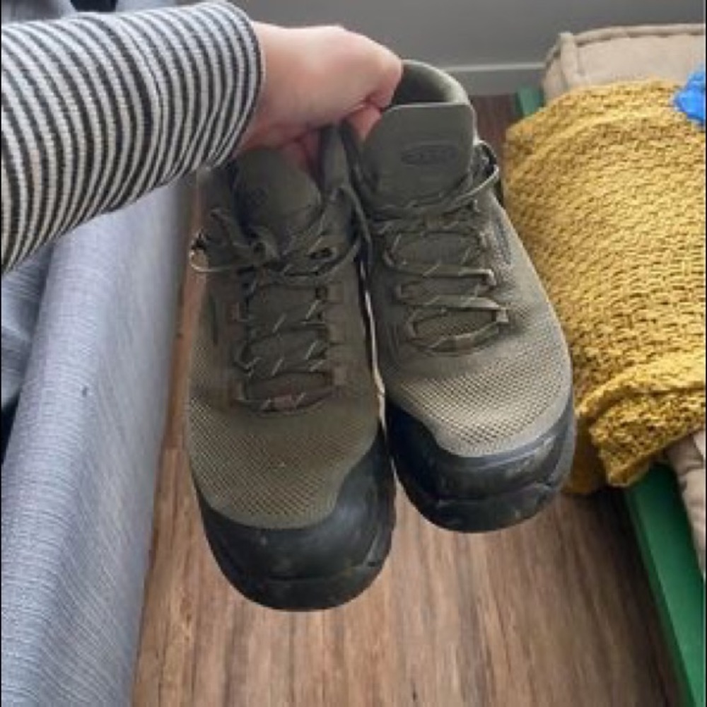 Mens Keen hiking boots